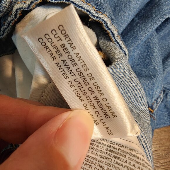 Mango Mid-rise denim bermuda shorts with pleats damaged Blue Size 12 - Picture 15 of 16